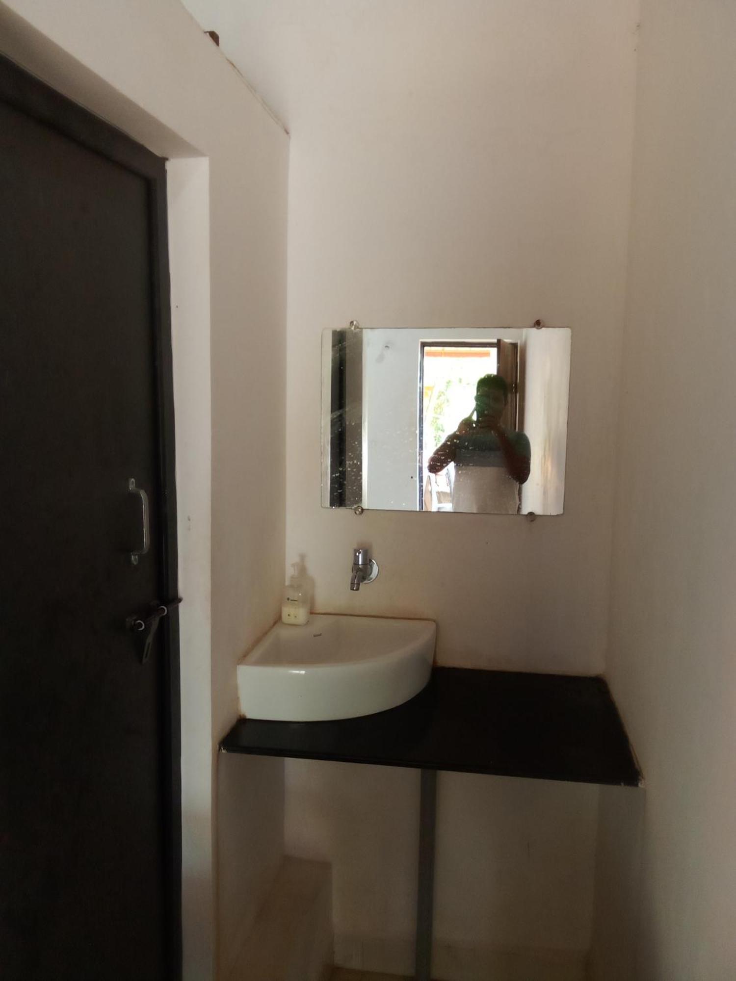 Gajananstay Beach Facing Rooms Gokarna Gokarna  Bilik gambar